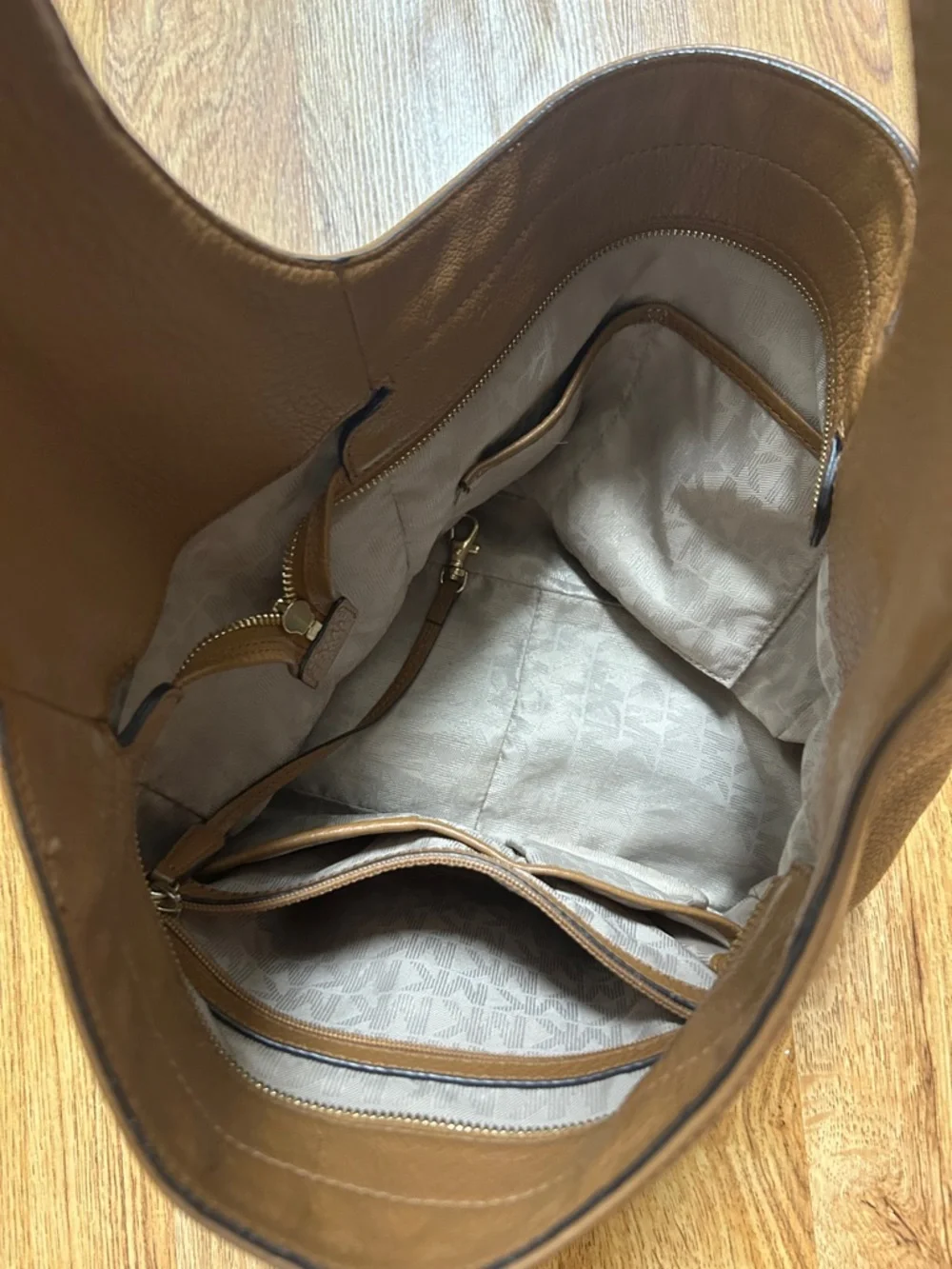 Michael Kors Classic Brown Leather Shoulder Hobo Bag - Picture 9 of 11